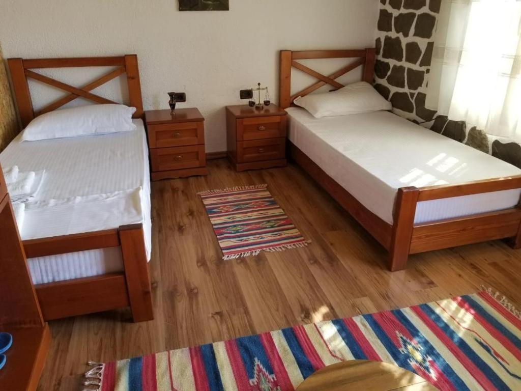 Bed & Breakfast Local Living Edi Berati Exterior foto
