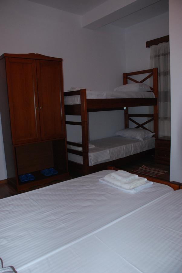 Bed & Breakfast Local Living Edi Berati Exterior foto