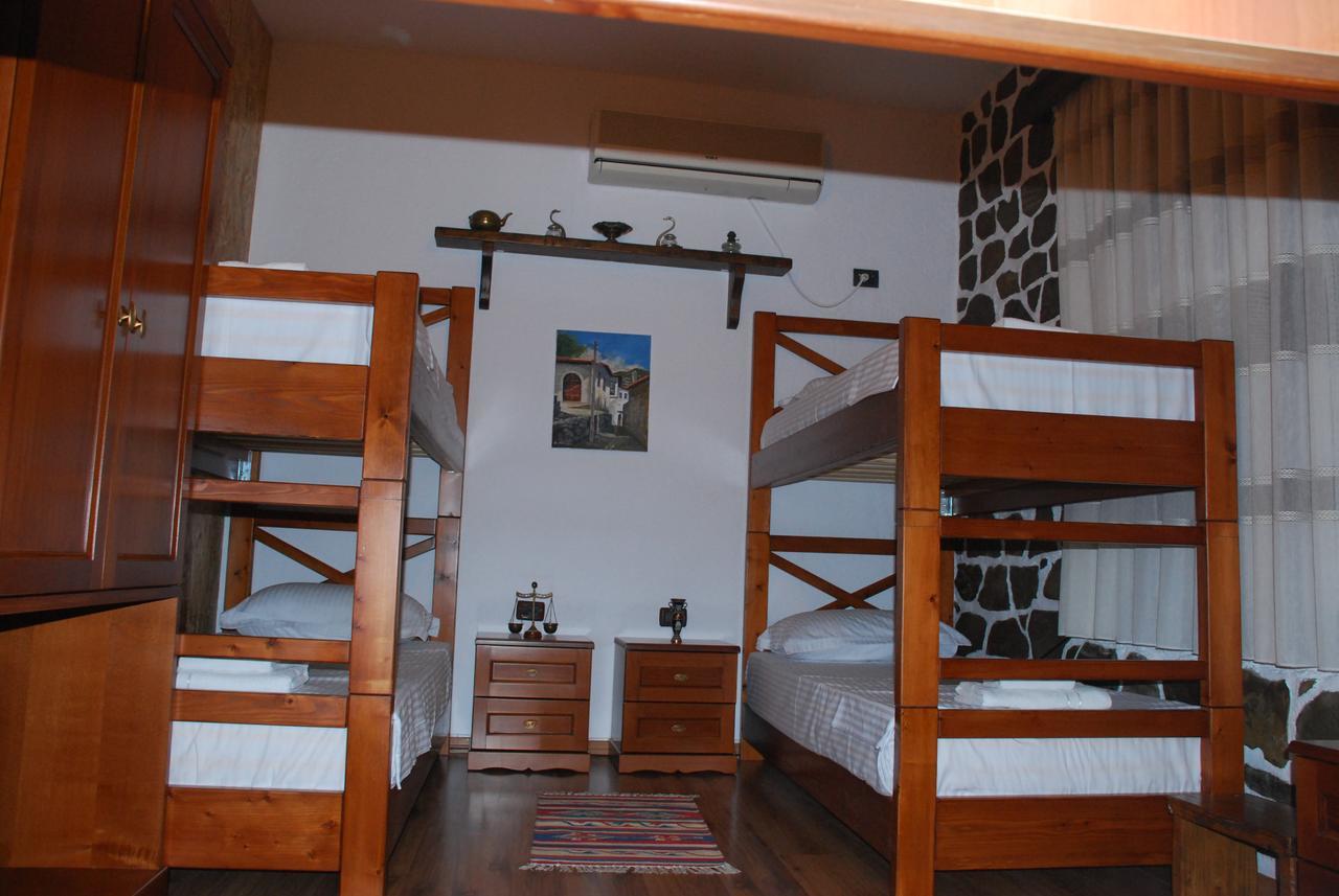 Bed & Breakfast Local Living Edi Berati Exterior foto