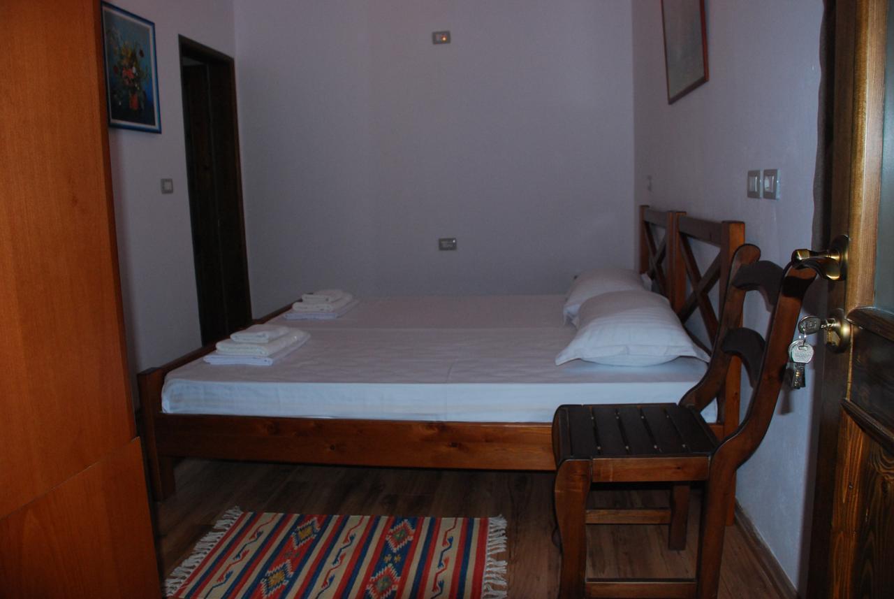 Bed & Breakfast Local Living Edi Berati Exterior foto