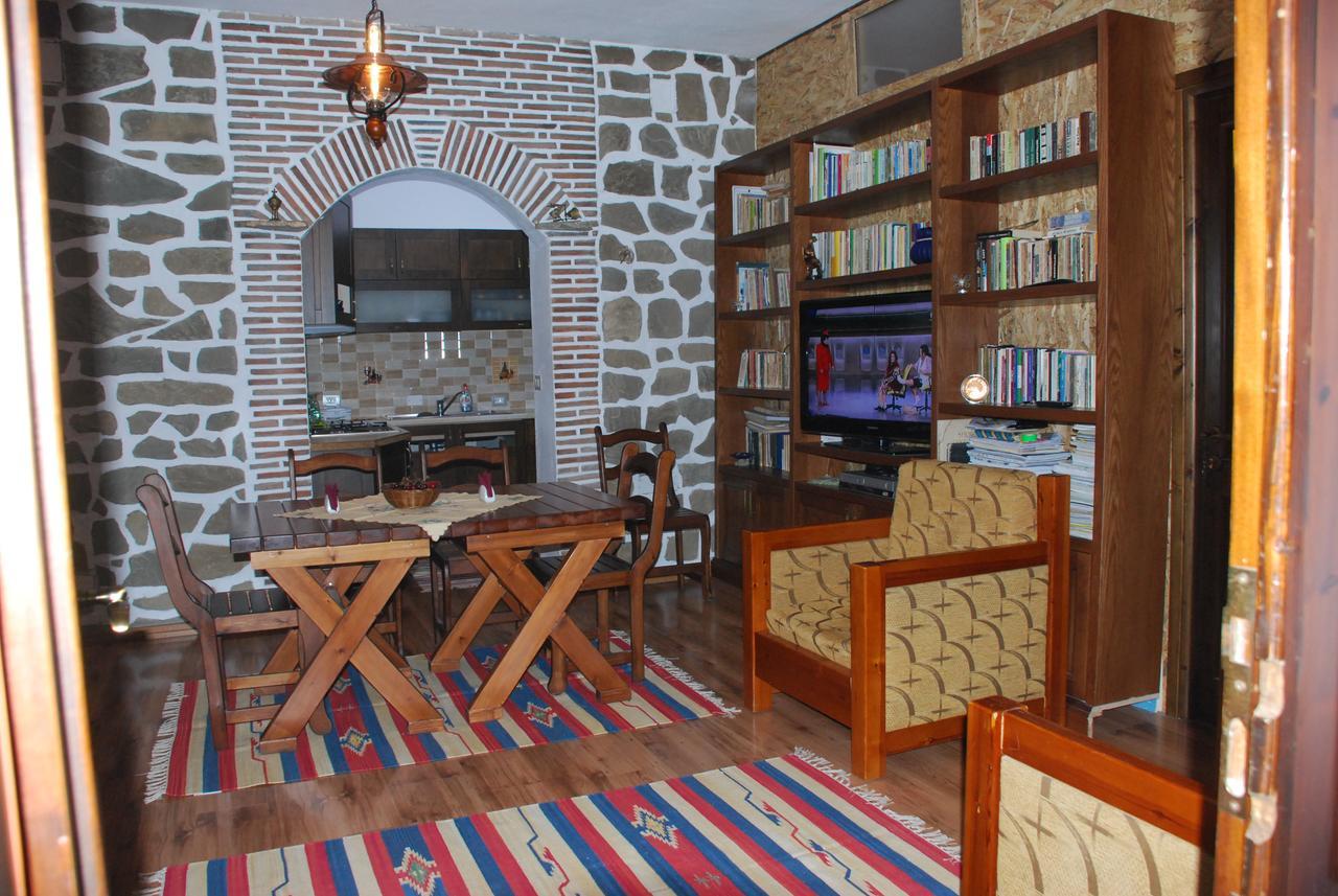 Bed & Breakfast Local Living Edi Berati Exterior foto