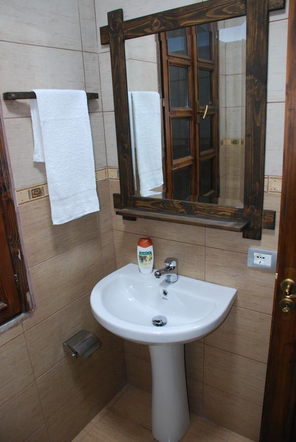 Bed & Breakfast Local Living Edi Berati Exterior foto