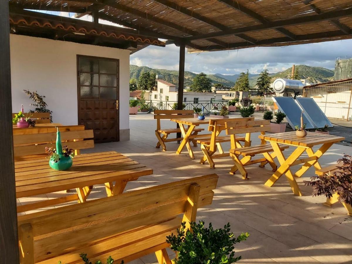 Bed & Breakfast Local Living Edi Berati Exterior foto