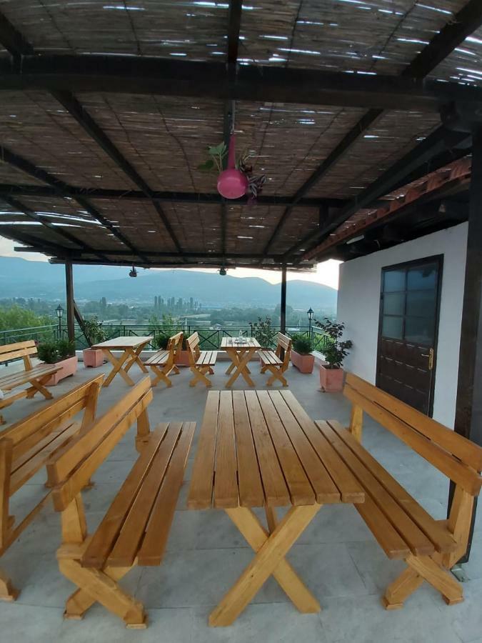 Bed & Breakfast Local Living Edi Berati Exterior foto